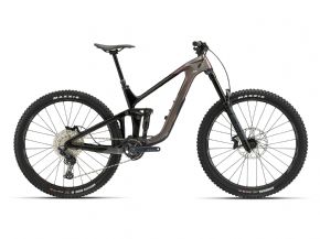 Giant Reign Advanced Pro 2 29er Mountain Bike - Grip is priority to keep you feeling connected to the bike.